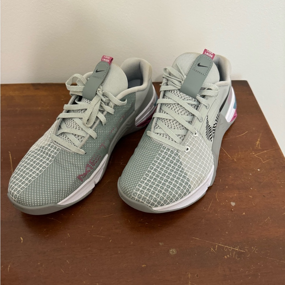 Nike Metcon 8 - Picture 2 of 8
